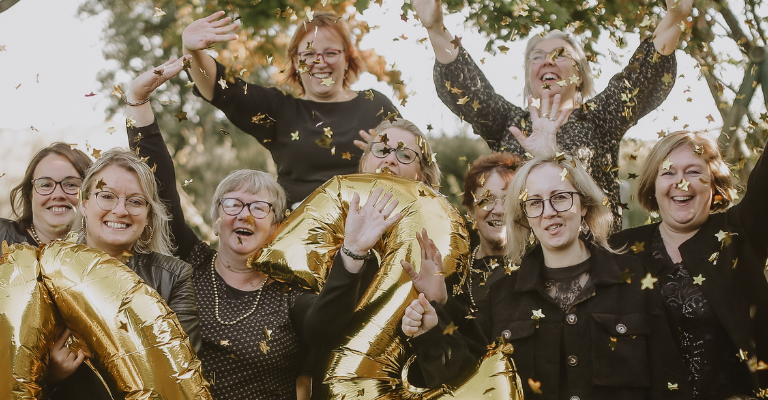 1plus1egal3 - société de permanence téléphonique . Nos secrétaires efficaces gèrent vos appels avec le sourire!